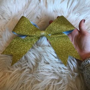 Sparkly Gold Bow
